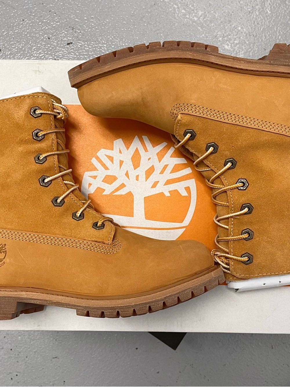 Timberland mid warm waterproof wheat boots size 7 Women’s New
